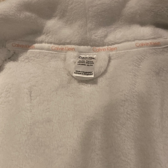 Calvin Klein Soft White Robe - Picture 7 of 8